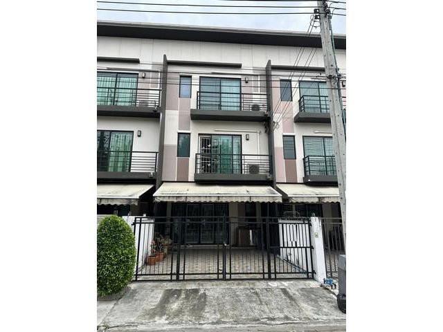 PP129 ขาย พร้อมคนเช่า ทาวน์โฮม 3 ชั้น บ้านกลางเมือง นวมินทร์ 42 BAAN KLANG MUANG NAWAMIN 42 หันหน้าทิศตะวันตกเฉียงเหนือ