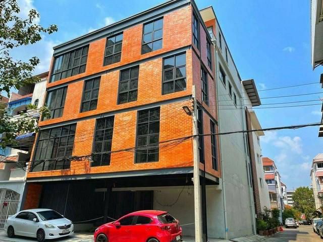 BH2292 ให้เช่าและขาย อาคารพาณิชย์ 5ชั้น ใกล้สถานีรถไฟฟ้า สวนหลวง