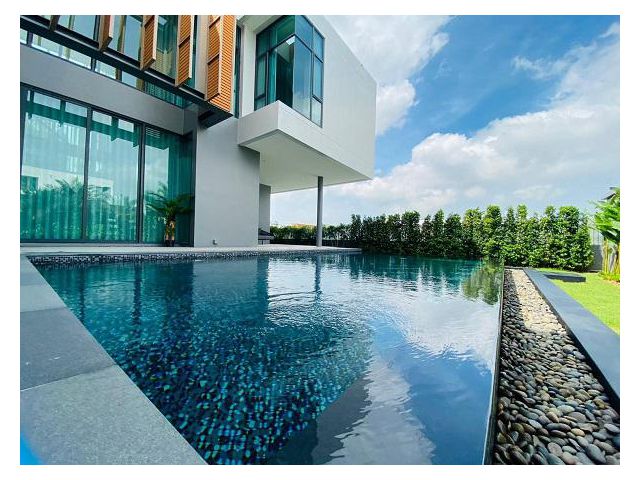 ขายบ้านหรู 2ชั้น  สระว่ายน้ำในตัว พัทยา