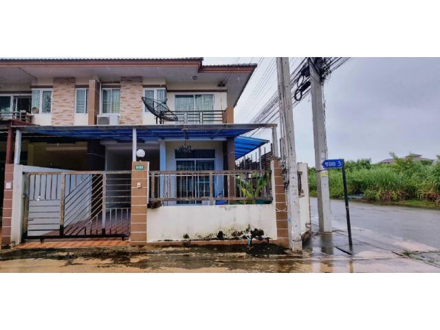 TP.ขายและให้เช่าบ้านทาวน์เฮาส์ 2 ชั้น หมู่บ้านสุขสรรค์ วิลล่า 2 ใกล้ชายหาดบางแสน