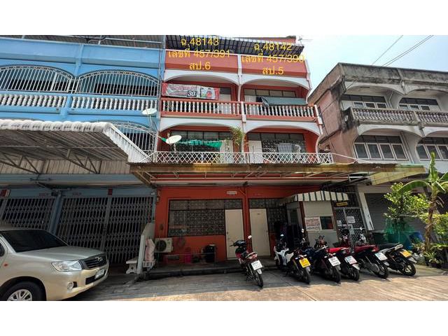 ขายอาคารพาณิชย์ 3 ชั้น 6 คูหา ย่านบางคอแหลม กรุงเทพ