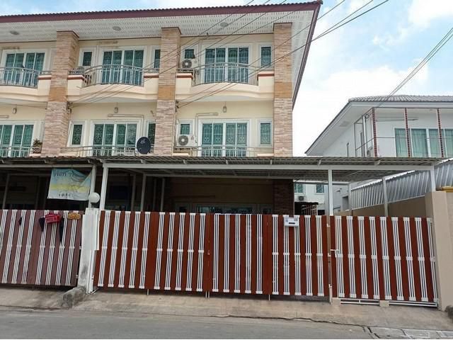 ให้เช่าทาวโฮม 3ชั้น หลังมุม ซอยลาดพร้าว101 ใกล้เดอะมอลล์บางกะปิ