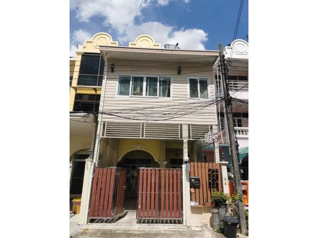 BH2295 ให้เช่าทาวน์เฮ้าส์ 3 ชั้น 5ห้องนอน 3ห้องน้ำ ซ. วิภาวดี 20