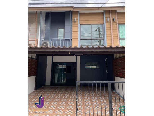 ขายทาวน์โฮม 2 ชั้น หมู่บ้านพฤกษาไพร์ม ลาดกระบัง-สุวรรณภูมิ เนื้อที่ 14.7 ตรว. 3 ห้องนอน 2 ห้องน้ำ ใกล้สนามบินสุวรรณภูมิ