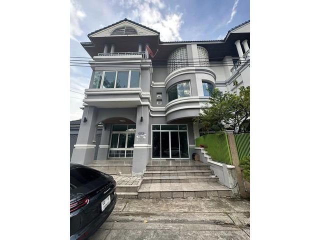 BH2297 ให้เช่าโฮมออฟฟิศ บ้านเดี่ยว3ชั้น เลียบด่วนเอกมัย ทาวน์อินท