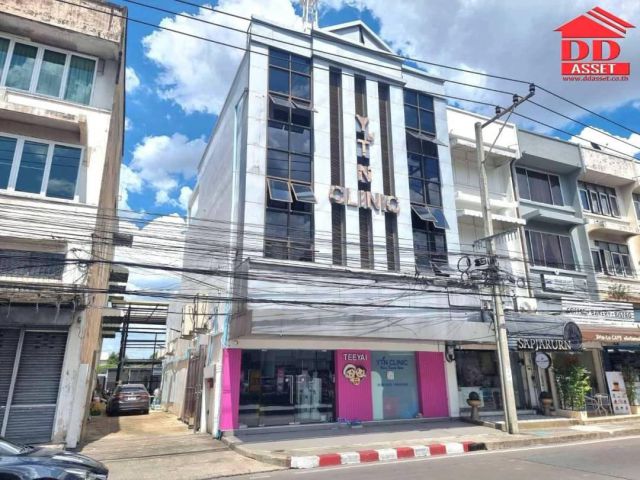 ให้เช่า ตึก 3.5 ชั้น ติดบิ๊กซี โชคชัย4 ลาดพร้าว71