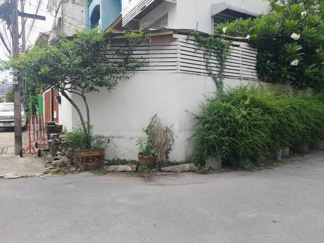 ให้เช่าโฮมออฟฟิศ 4ชั้น หลังมุม ถนนลาดพร้าวซอย18 ถนนวิภาวดีซอย20