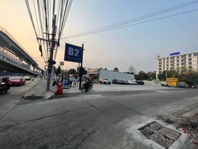 R624-059 ที่ดินติดถนน แจ้งวัฒนะ 4 เนื้อที่ 580 ตรว.แปลงมุมด้านข้างติดซอยแจ้งวัฒนะ4   ที่สวยมาก  ขายถูกมาก ตรว ละ 2 แสนบาท