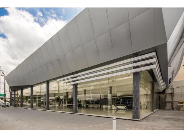 ให้เช่าอาคารสำนักงาน 3ชั้น เหมาะทำโชว์รูมสินค้า ถนนรามอินทรา