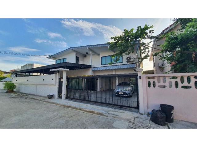 ให้เช่าบ้านเดี่ยว 2ชั้น เนื้อที่ 100ตารางวา ลาดพร้าว โชคชัย4