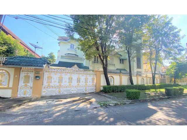 ขายบ้านเดี่ยว 3 ชั้น ธารารมณ์ พาร์คเวย์โฮม