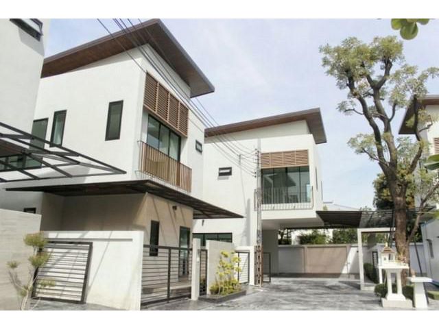 บ้านเดี่ยว 2ชั้น หมู่บ้านบ้านสิริจันทร์ ซอยฉิมพลี6 ตลิ่งชัน