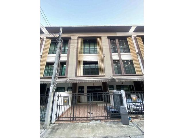 หมู่บ้านกลางเมือง กัลปพฤกษ์ ซ. กำนันแม้น แขวงบางหว้า เขตภาษีเจริญ
