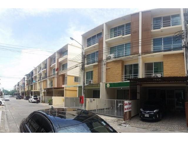 ให้เช่าทาวน์โฮม 4ชั้น โครงการปรัชญาโฮมทาวน์ ลาดพร้าว นาคนิวาส