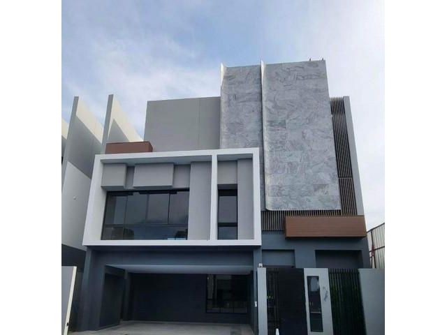 HR2365 ให้เช่าบ้านเดี่ยว3 ชั้น หลังมุม โครงการบูก้าน กรุงเทพกรีฑา วิวสระว่ายน้ำ มีลิฟท์ 3ห้องนอน 5ห้องน้ำ BuGaan Krungth
