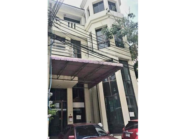 ให้เช่าโฮมออฟฟิศ ใกล้เลียบด่วนรามอินทรา หลังมุม ซอยทาวน์อินทาวน์1