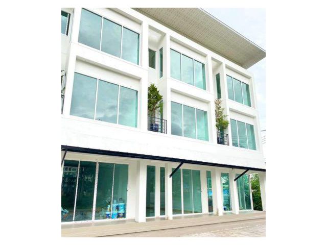 R7 อาคารพาณิชย์สร้างใหม่ 3 ชั้น สไตล์โมเดิร์น ใกล้เทศบาลสุเทพ