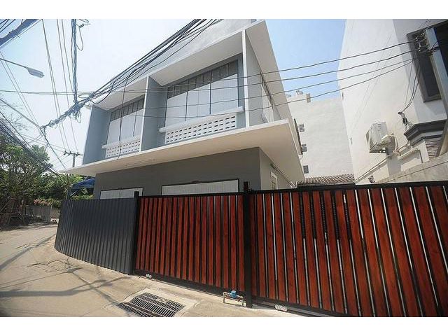 ให้เช่าบ้านเดี่ยว 2 ชั้น ทำเลสาทรพร้อมอยู่