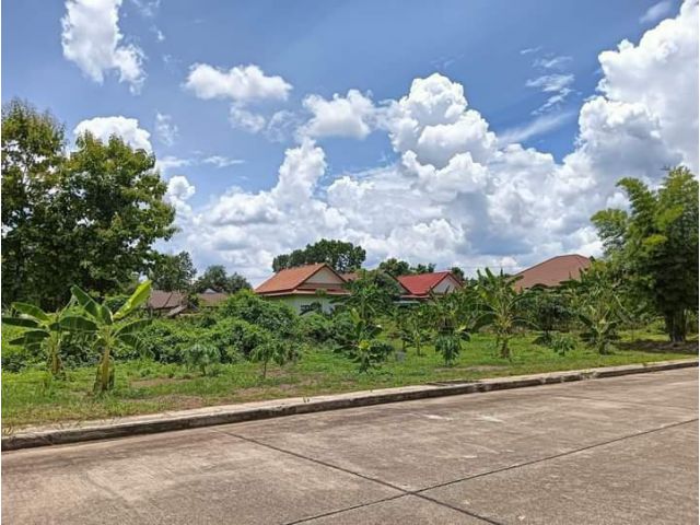 ขายที่ดินในหมู่บ้านวิวดอยติดถนนสองด้านห่างถนนหลัก500เมตร