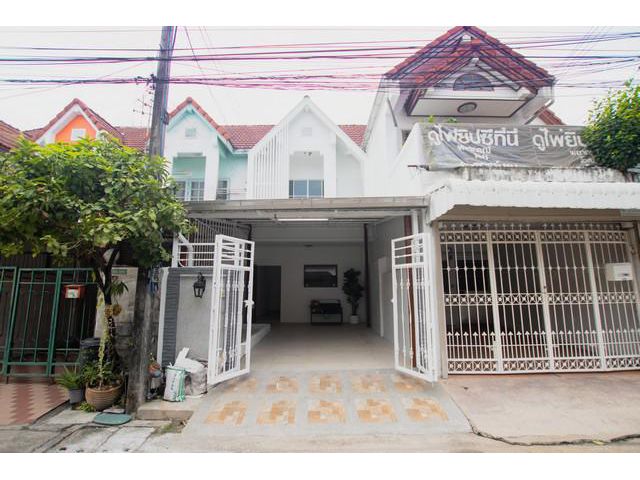 ขายทาวน์เฮ้าส์โครงการ บ้าน ธนารมย์  ลำลูกกา ปทุมธานี