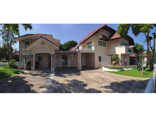 ขายบ้านสวยหลังใหญ่ 2 หลังคู่ติดกันในหมู่บ้านลลิษา สารภี เชียงใหม่