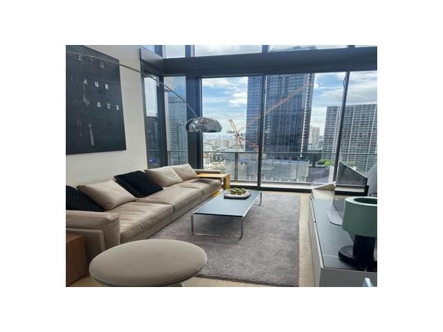 เดอะ สแตรนด์ ทองหล่อ 2 ห้องนอน