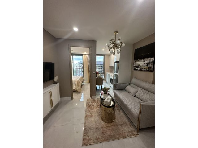 C81 ขายคอนโดสุดหรู 1 ห้องนอน โคปาคาบาน่า/Sale Luxury 1 BR Copacabana Jomtien