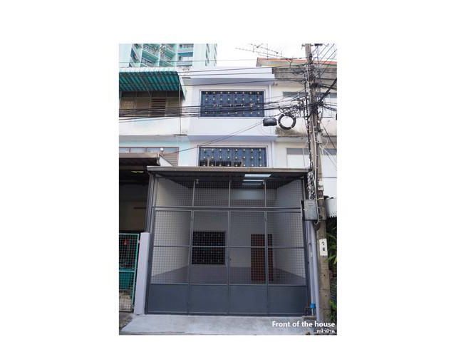 ให้เช่าทาวน์เฮาส์ตกแต่งใหม่ 3 ชั้นทำเลBTS