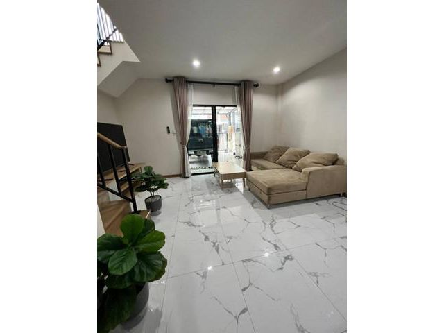 ให้เช่าทาน์โฮมสวย 3 ชั้นทำเลห้วยขวางสุทธิสาร