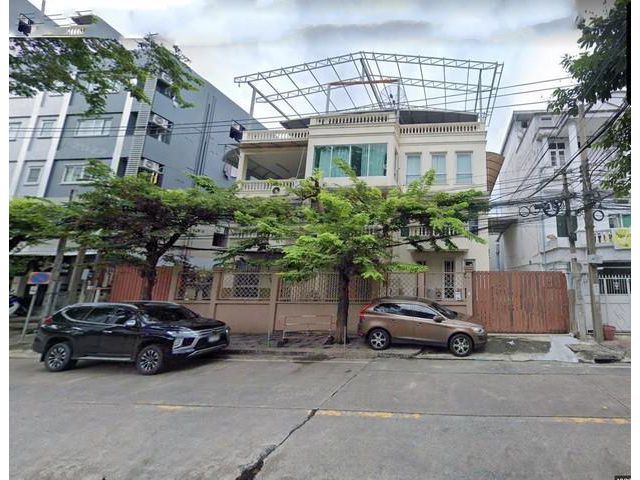 ให้เช่าบ้าน 4 ชั้น 800 ตรม.12 ห้องนอน มีดาดฟ้า ใกล้มหาวิทยาลัยหอก