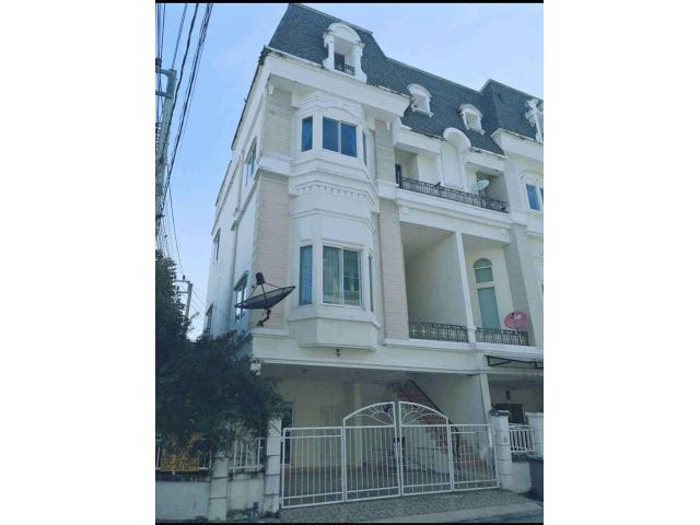 ให้เช่าทาวน์โฮม ​3ชั้น​หลังมุม​ หมู่บ้านยูโรโนวา ซอยลาดกระบัง24/1