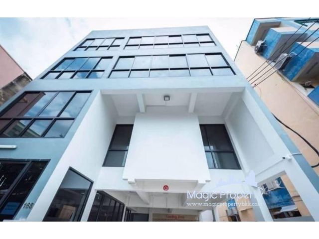 ขายอาคารพาณิชย์,อาคารสำนักงาน 5 ชั้น บนถนนรัชดาภิเษก เขตดินแดง กทม.