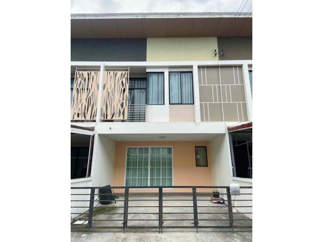 ขายทาวน์โฮม 2 ชั้นโครงการเดอะทรัสต์ ทาวน์ บ่อวิน บ้านสวย