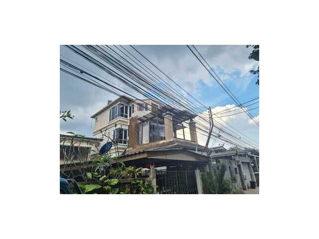 W บ้านเดี่ยว 4 ชั้น รวมห้องใต้ดิน ซอย ลาดพร้าว31 แยก2-1