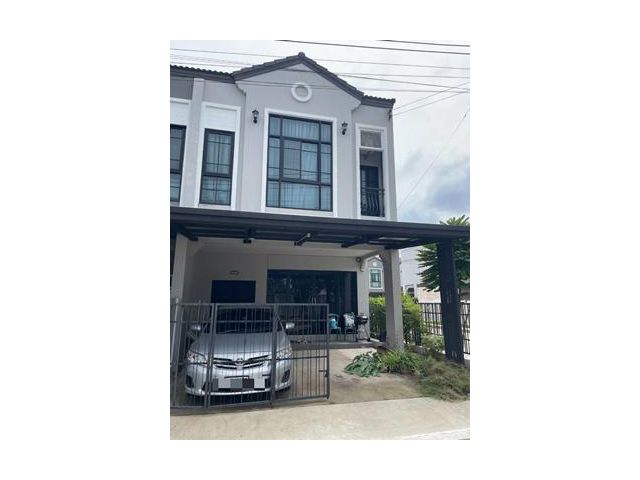 ทาวน์โฮม หมู่บ้าน เดอะเพลส The Place พุทธบูชา 36 หลังมุม 25 ตรว 4 นอน 3 น้ำ เพียง 2,900,000 บาทเท่านั้น สนใจติดต่อ 065-1