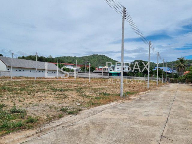 L-38 ขายที่ดินใกล้ชายทะเลหัวหิน-ปราณบุรี เนื้อที่ 2,050 ตร.ม. ราคาขาย 52,500 บาท/4 ตร.ม. ราคารวม 31,500,000 บาท