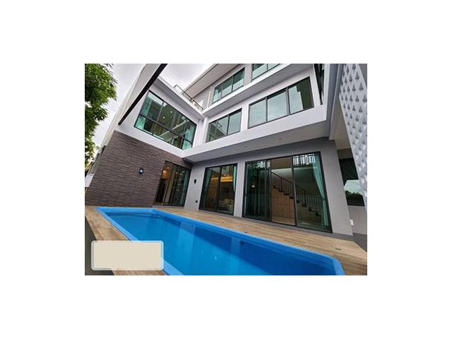 ให้เช่าด่วน บ้านเดี่ยวสร้างใหม่พร้อมสระว่ายน้ำ ที่สุขุมวิท 71 URGENT RENT Brand-new Single House with Pool at Sukhumvit