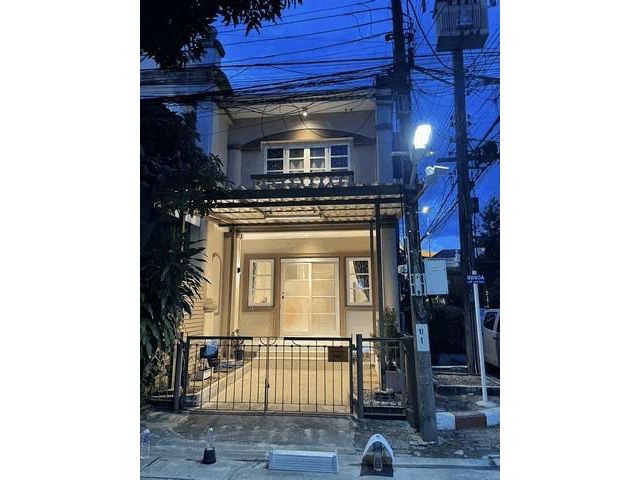 ให้เช่าทาวน์โฮม 2 ชั้น หมู่บ้านการ์เด้นท์ ซิตี้ 2 ซอยสุขุมวิท 54
