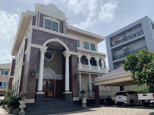 ขายบ้านเดี่ยว 3 ชั้น ย่านประชาอุทิศ 33 ใกล้โรงพยาบาลนครธน