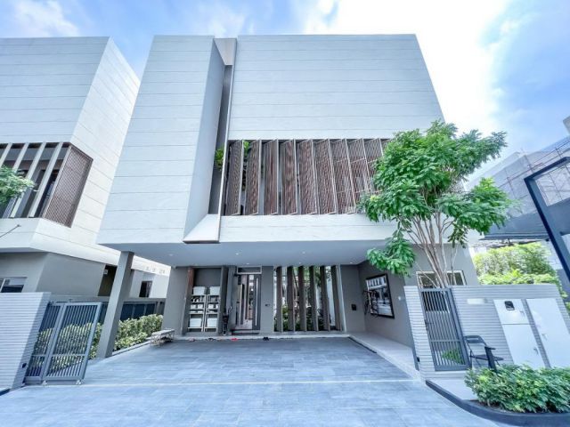 ขายบ้าน 3 ชั้น โพรวิเดนซ์ เลน เอกมัย-รามอินทรา Providence Lane Ekkamai-Ramintra 64.7 sq.wah area 428 sq.m. 3 bedrooms, 5