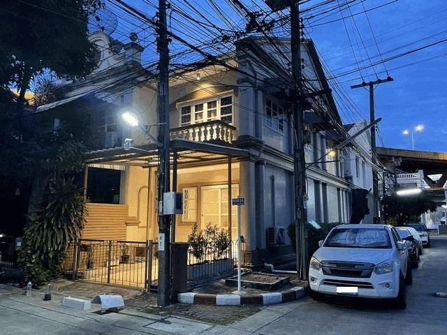 PLE118 ให้เช่าทาวน์โฮม 2 ชั้นหลังมุม หมู่บ้านการ์เด้นท์ซิตี้ 2 ซอยสุขุมวิท 54