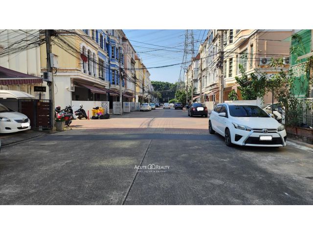 ขายบ้านกลางเมืองเดอะปารีส รัชวิภา ขายทาวน์เฮ้าส์ ประชาชื่น งามวงศ