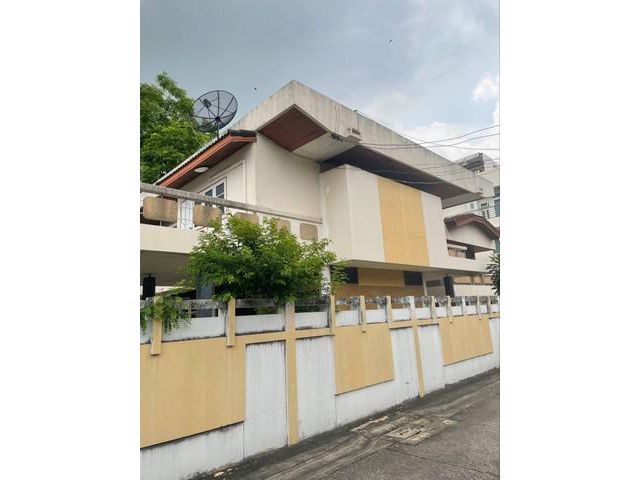 อินทมาระซอย1 บ้านเดี่ยว 3 หลัง