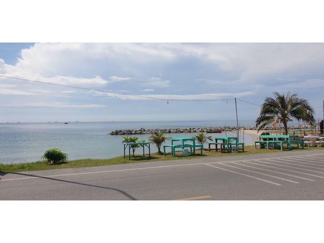 ขายด่วนที่ดินติดทะเลหาดแรงจันทร์