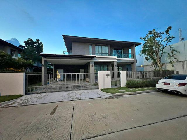ขายบ้านเดี่ยวหลังมุม หมู่บ้านเศรษฐสิริ ซ.พุทธมณฑลสาย 2 ซอย 24 บ้านสวยพร้อมอยู่ ตกแต่งบิ้วอินอย่างดี พร้อมเฟอร์นิเจอร์ แล