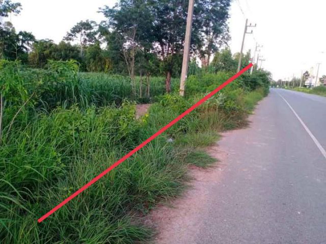ที่ดินสวยติดถนนใหญ่