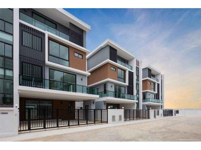 ขายบ้าน 4ชั้น หลังมุม เดอะเบสท์ วิลล่า บางนา-สุวรรณภูมิ ย่านกิ่งแ