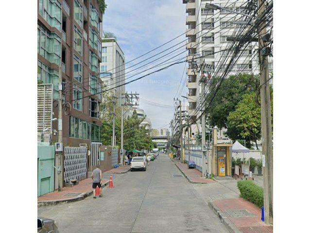 ขายที่ดิน 1-1-85 ไร่ ซอย สุขุมวิท 2 ใกล้สถานีรถไฟฟ้าเพลินจิต แขวงคลองเตย เขตคลองเตย กรุงเทพๆ