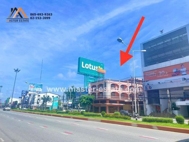 ที่ดินพร้อมอาคารพาณิชย์ 3 ชั้นครึ่ง ติดถนนสุขุมวิท 8 เลน เนื้อที่ 3 งาน 61.6 ตร.ว. อยู่แหล่งชุมชน ใจกลางเมืองระยอง เหมาะลงทุนทำธุรกิจ
