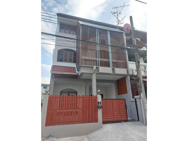 ให้เช่าทาวน์โฮม 3 ชั้น หลังมุม ทำเลBTSอุดมสุข